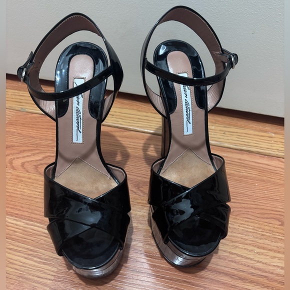 Brian Atwood Black Patent Platform Heels Size 7 Ankle Strap Sandals - Picture 2 of 5
